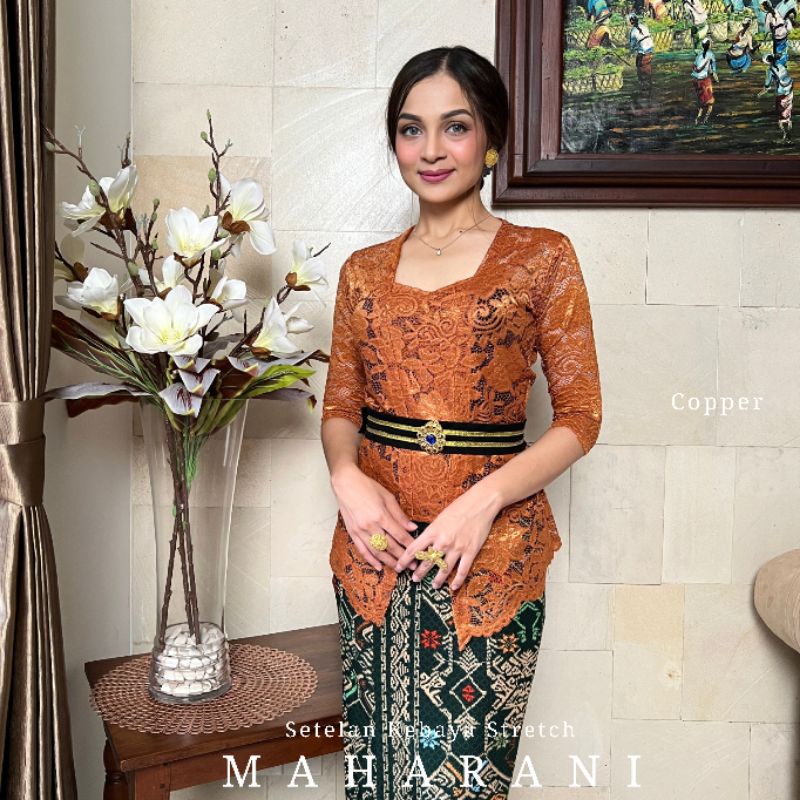 Setelan Kebaya Kutubaru Stretch Metalic Maharani