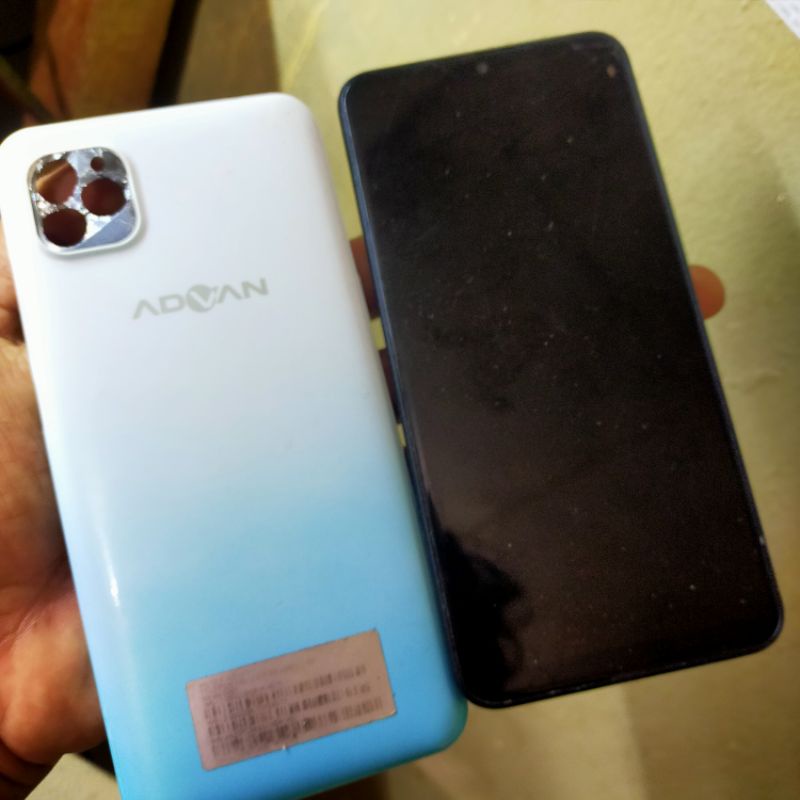 ADVAN G5  RAM 4/32 MINUS LCD. MESIN NORMAL. UNIT LENGKAP. FISIK SESUAI FOTO (MULUS)