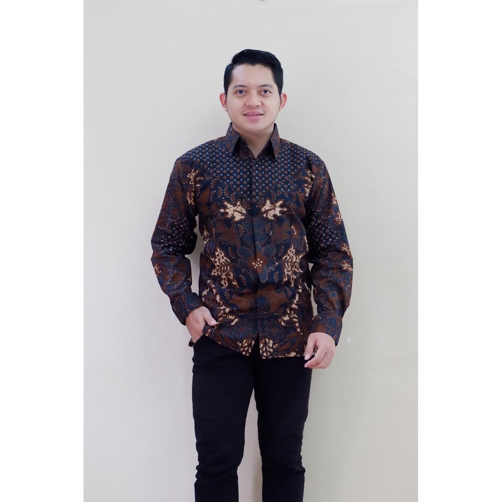 PERWIRA KEMEJA BAJU BATIK PRIA SOLO LENGAN PANJANG FULL FURING KATUN HALUS ATASAN PERWIRA MAHESA ASTAGUNA ARIESWARA HANUNG RAJASWA GITARJA UNGU KENCONO UNGU SUKET SEGORO PEKSI NAVY SELING PRASTOWO PROBOSETO MAHKOTA BABON ANGKREM KANAYA FLORIST RAJASAKTI