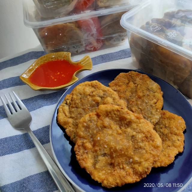 

Empiang YUNIO Pempek Kulit Ikan Tenggiri