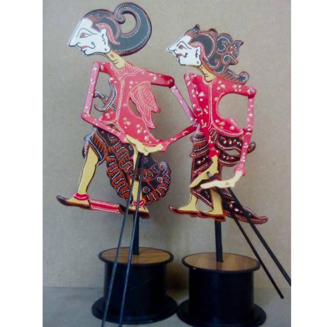 SEPASANG SOUVENIR WAYANG KLITIK MODEL SOLO KUMAJAYA DAN KUMARATIH BAHAN KAYU - DEKORASI RUMAH