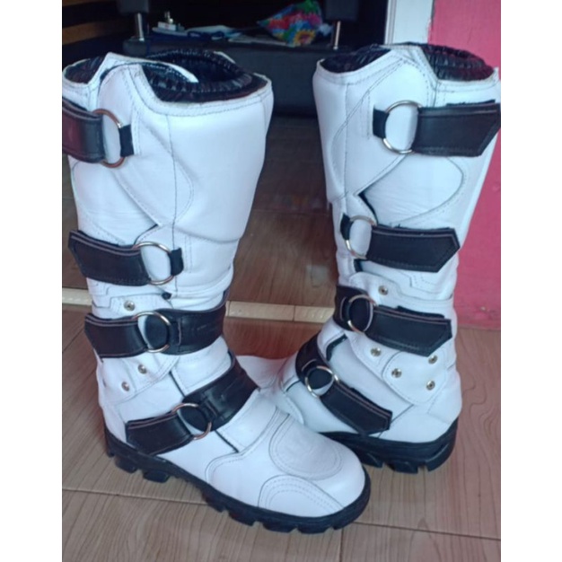 sepatu cross / trail