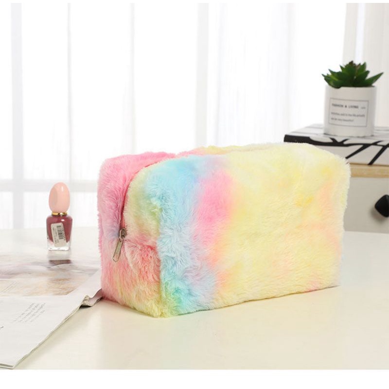 Dompet Kosmetik bulu Rainbow