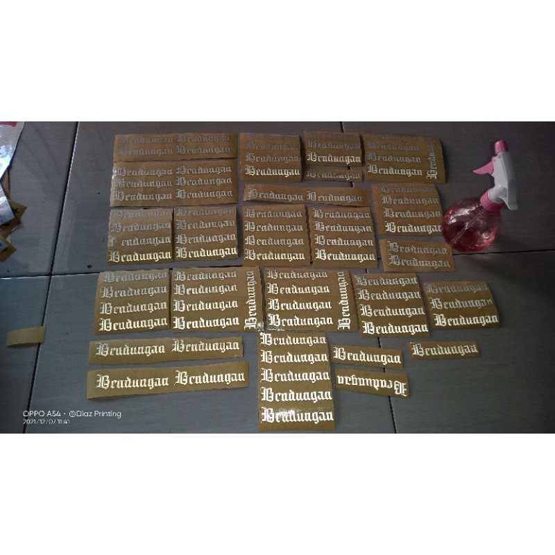 

Stiker cutting nama rekues ukuran 40cm