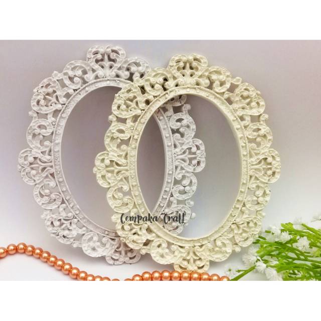 Frame Resin Oval Ukir Besar