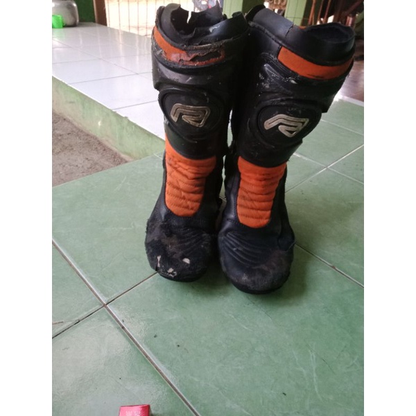 sepatu road race rcb rob1