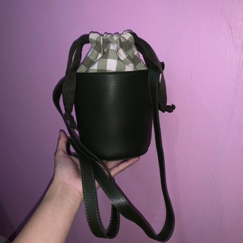 Tas miniso warna hijau army