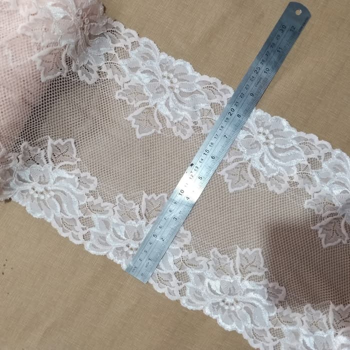 

renda street/melar warna SALEM lebar 22cm rp82.500/15yard(rp5500/yard)