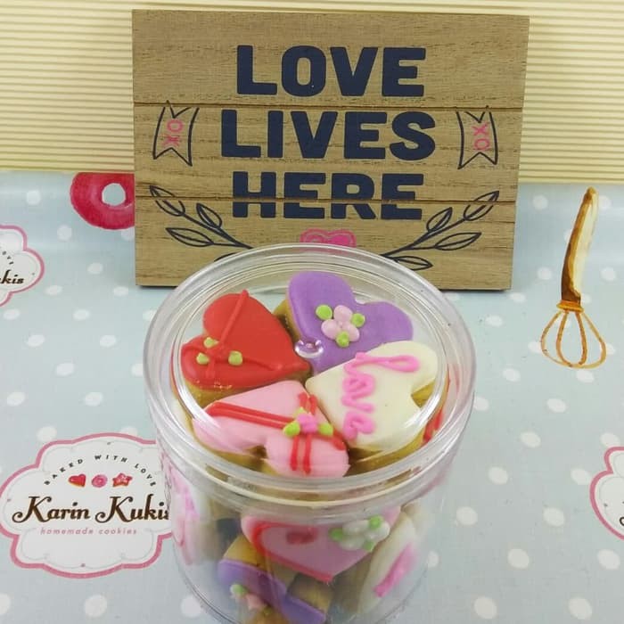 

Kukis Hias, Kukis Karakter, Fancy Cookies, Hampers Valentine 250 gr