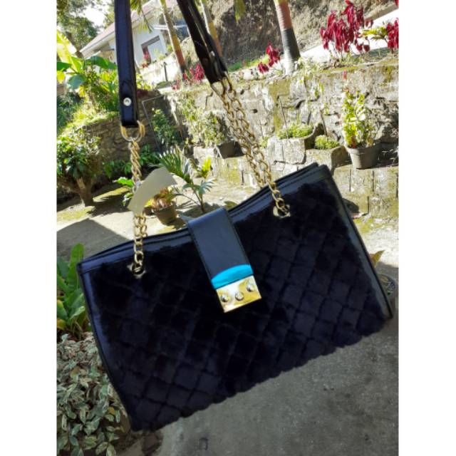 Tas import,bahan kulit kombinasi,tali kulit kombinasi rantai bisa panjang pendek,ukuran lumayn besar