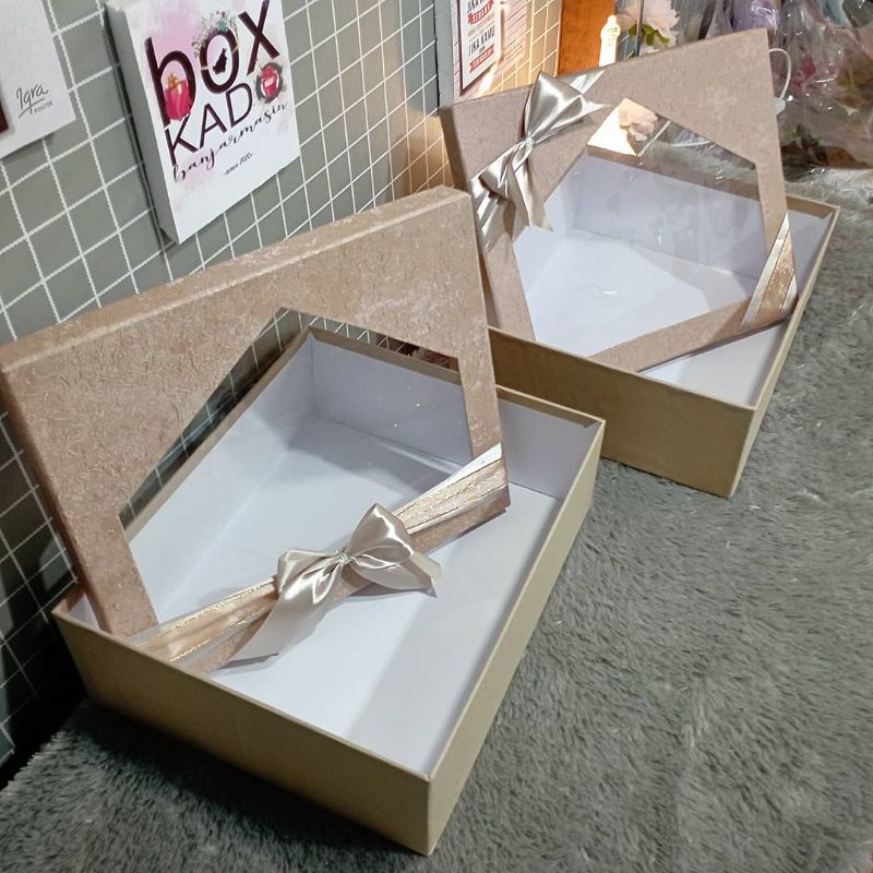 

Box Mika Warna Gold Variasi 25cm x 30cm Tinggi 10cm