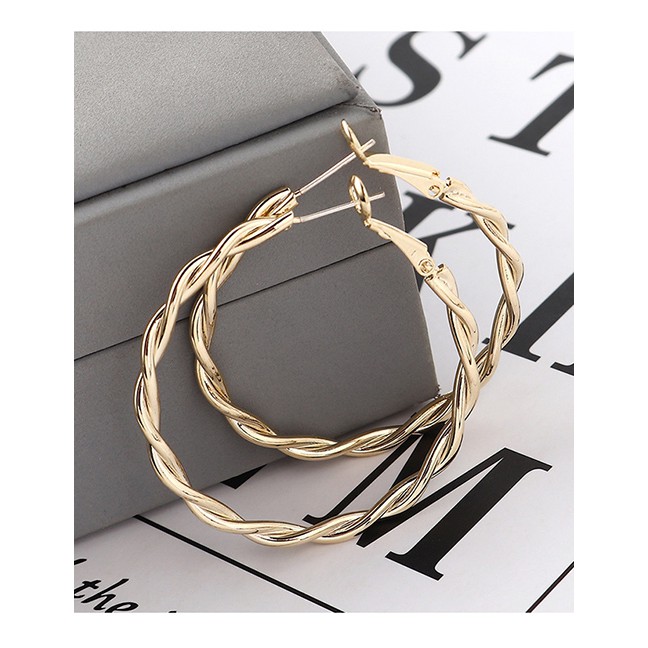 LRC Anting Tusuk Fashion Dumb Gold Plated Gold Circle Hollow S925 Silver Needle Earrings Y62759