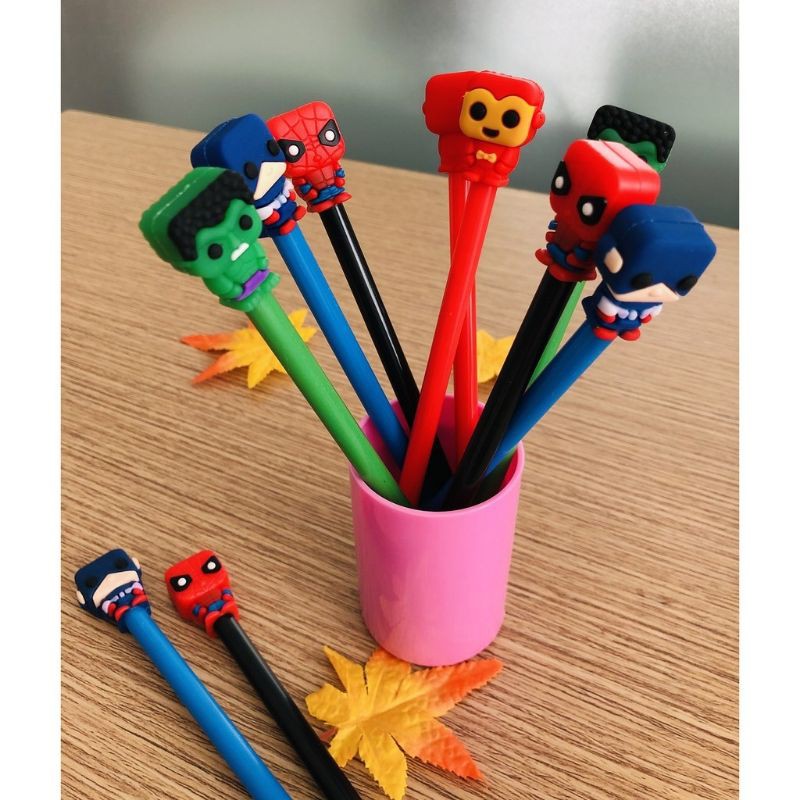 

Pen Gel Karakter Superhero Spiderman Captain America Pulpen Gel Karakter Superhero Tinta Hitam