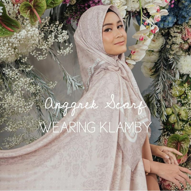 Anggrek Scarf Wearing Klamby
