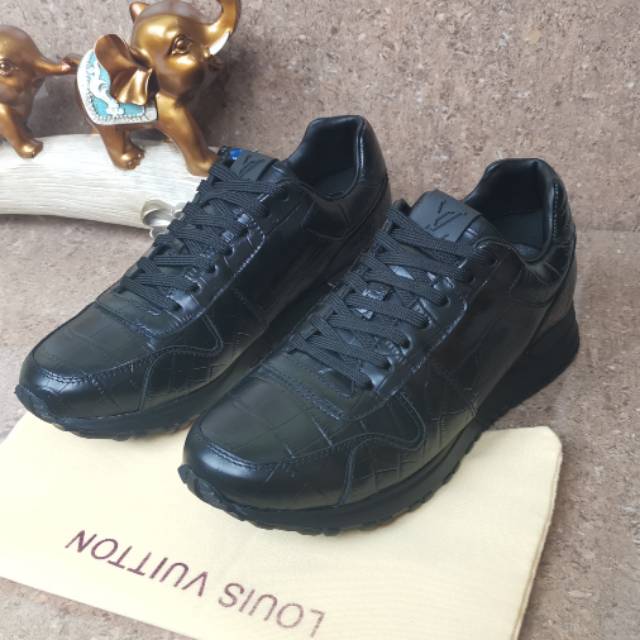 Sepatu lv sneaker mirror quality lou is vuitton shoes