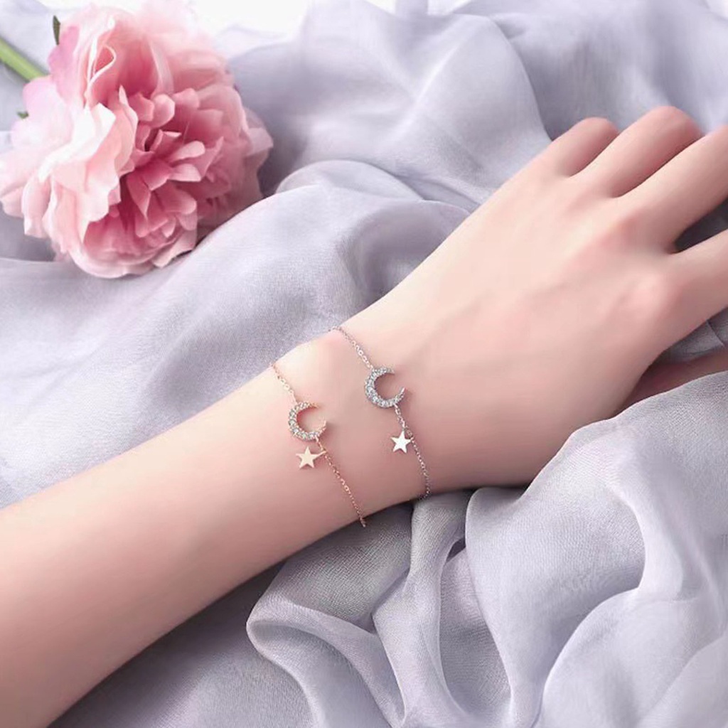 Hu Hu Hu Hu Hu Alat Bantu Pasang Kacamata♡ Gelang Liontin Bulan Dan Hati Aksen Berlian Imitasi Adjustable Untuk Wanita