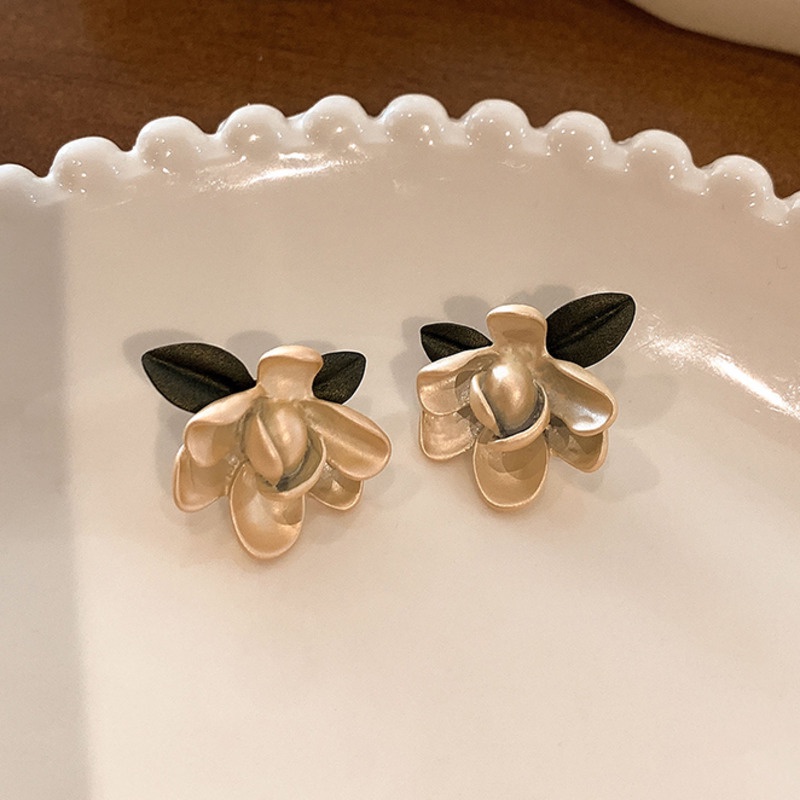 Anting Bentuk Bunga Camellia Gaya Retro