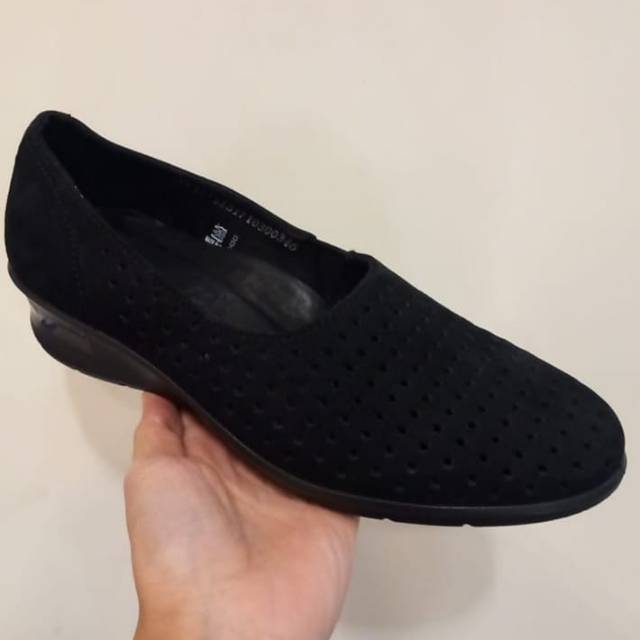 ECCO BLACK SHOES SIZE 38 SALE