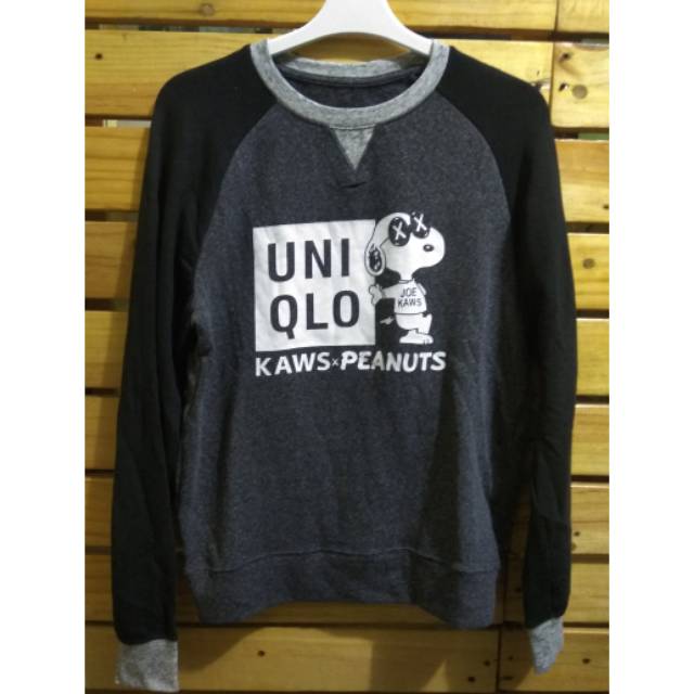 Crewneck UNIQLO feat kaws x peanuts