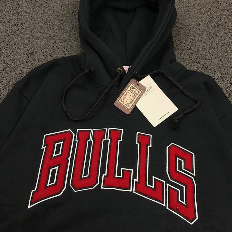 JAKET SWEATER HOODIE BULLS NBA X MITCHELL&amp;NESS X HOODIE BULLS NBAMITCHELL &amp; NESS HOODIE SWEATER MURAH