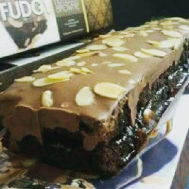 

FUDGY NUTELLA BROWNIE