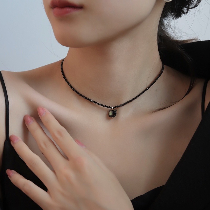 Kalung Choker Tulang Selangka Desain Kucing Hitam Putih