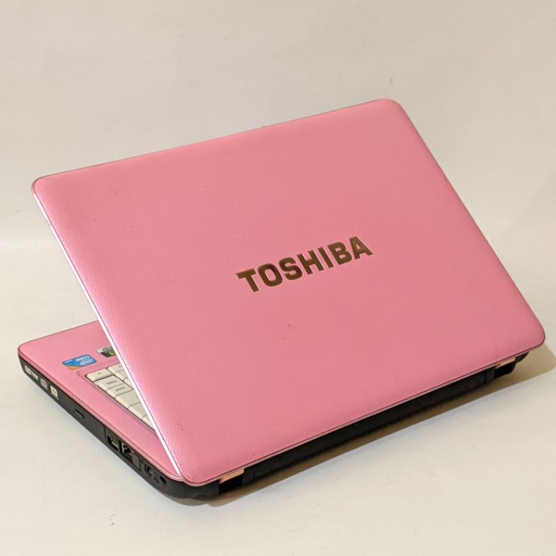 laptop desain grafis murah Toshiba satelite m900 - Vga Nvidia GeForce - core i3