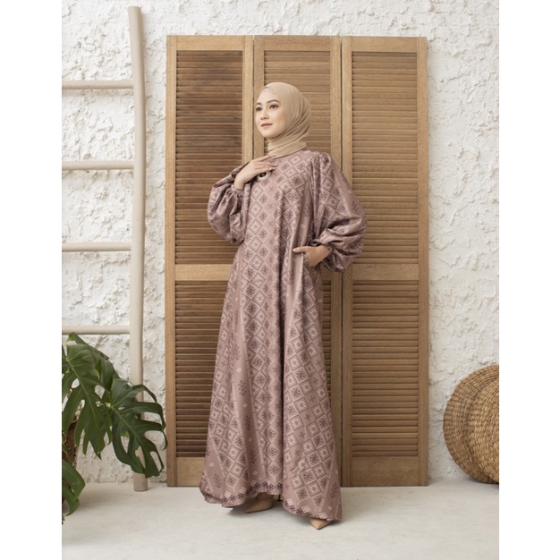 WEARING KLAMBY DRESS DAPHNE IN MILO