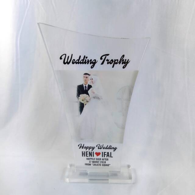 Wedding trophy,piagam penghargaan,kado ulang tahun,kado wisuda,hadiah wisuda,piagam custom
