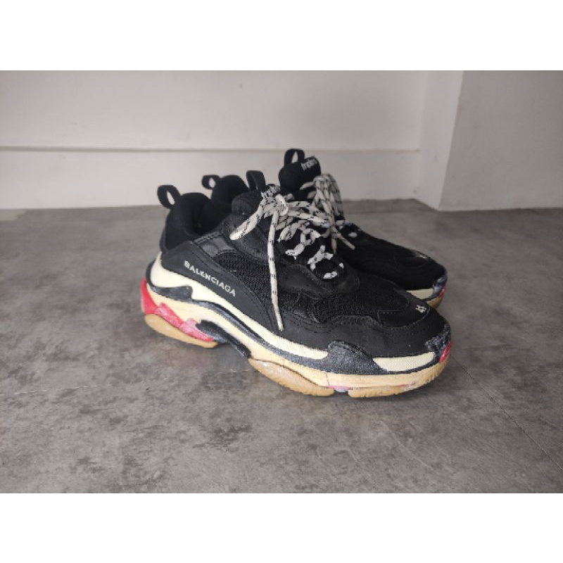 Sepatu Balenciaga Triple S Bred size 41-42 sneakers preloved second bekas
