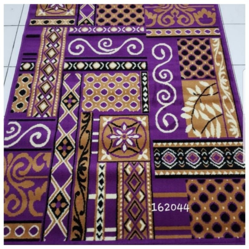 Karpet Permadani Ukuran 310 x 210 cm Moderno UNGU