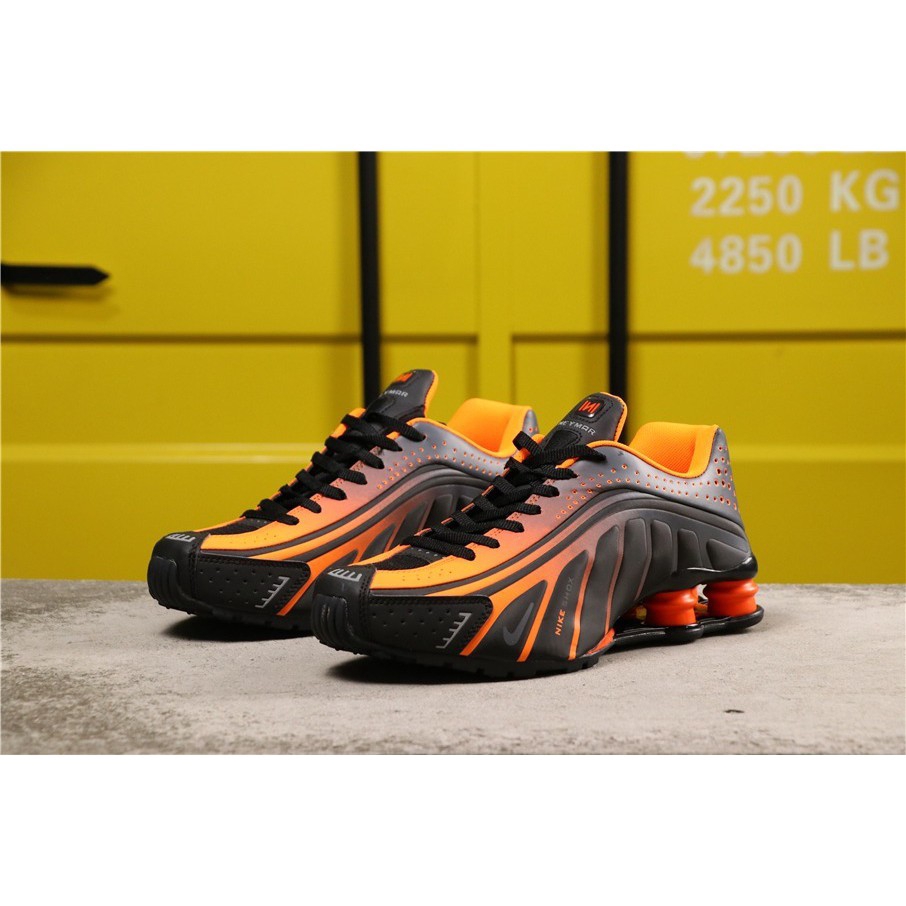 sepatu nike shox r4
