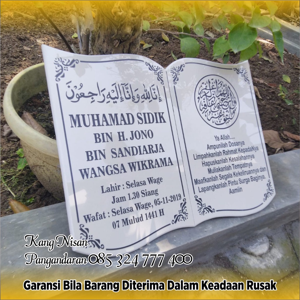 BATU NISAN BENTUK BUKU