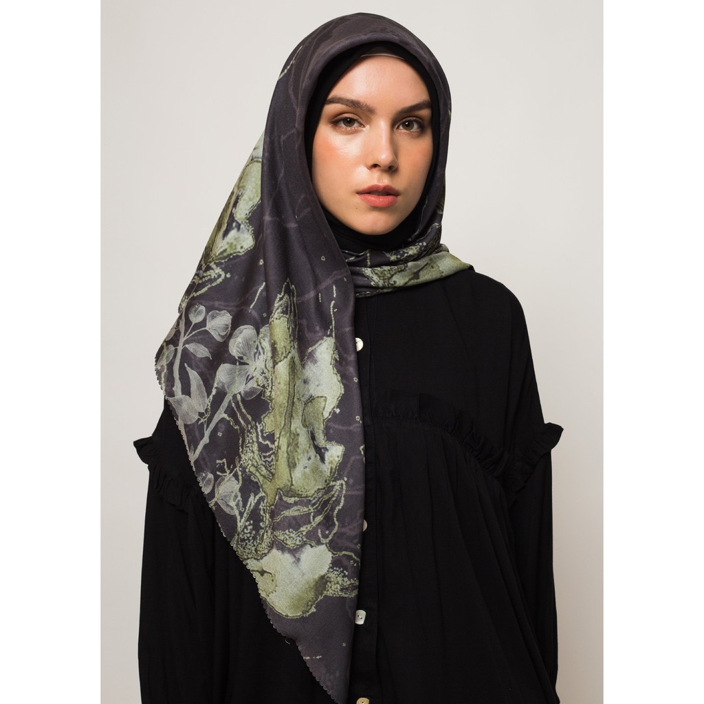 

Zaline Scarves Black