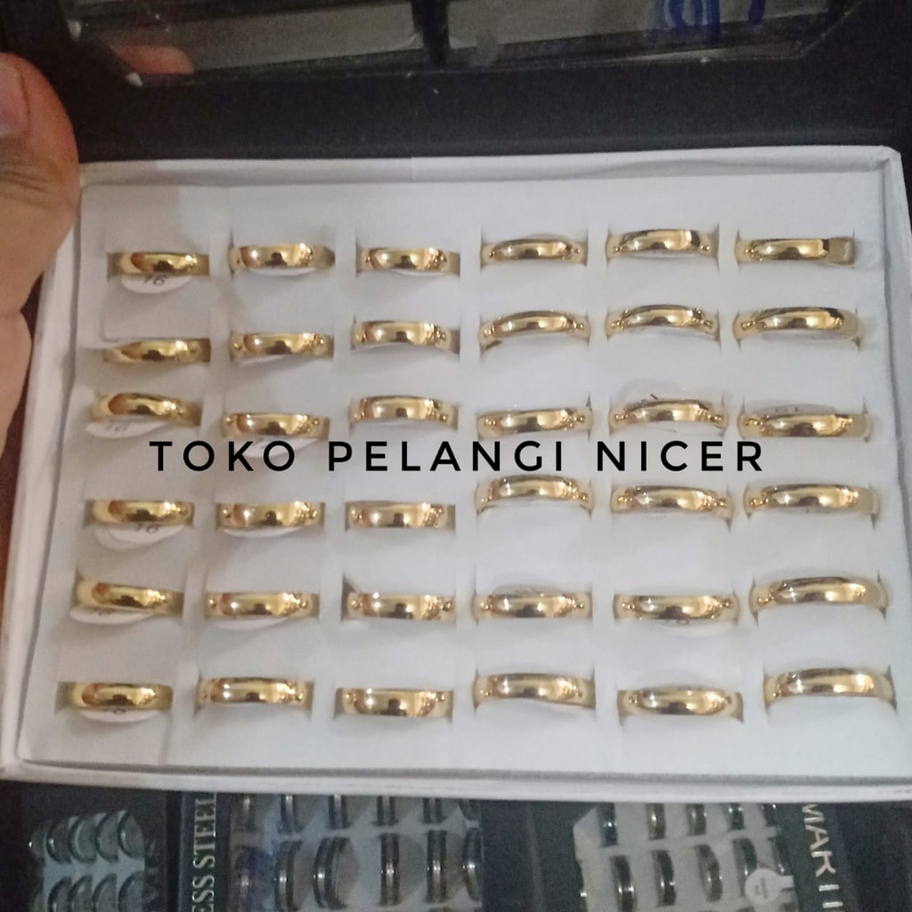 Cincin Titanium Polos Couple RingPria Wanita Anti Karat Tokopelanginicer