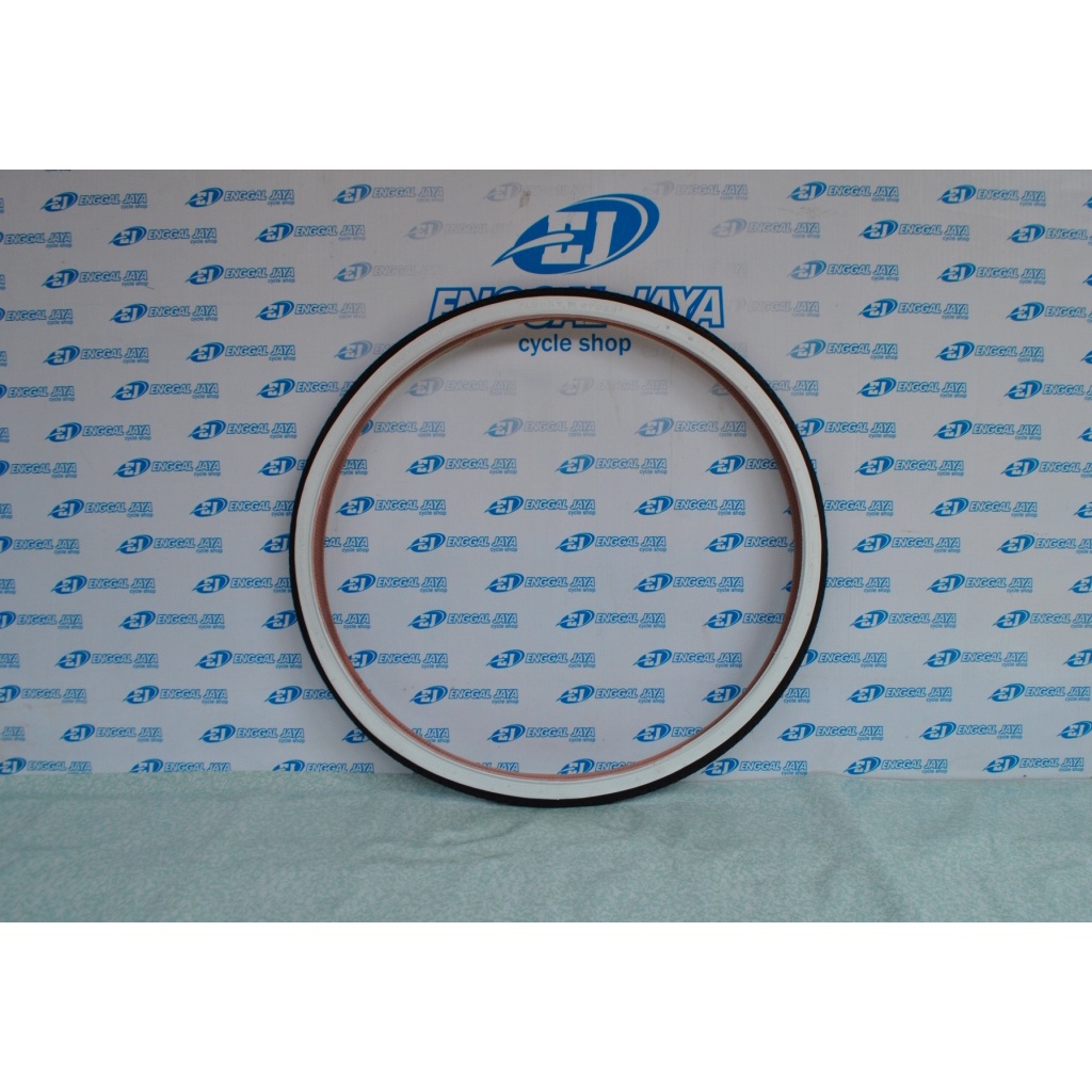 Ban Luar Sepeda Lucky Stone 26 X 1 3/8 Hitam Putih For Polygon Sierra - Ban Luar 26 X 1 3 per 8 Jeng