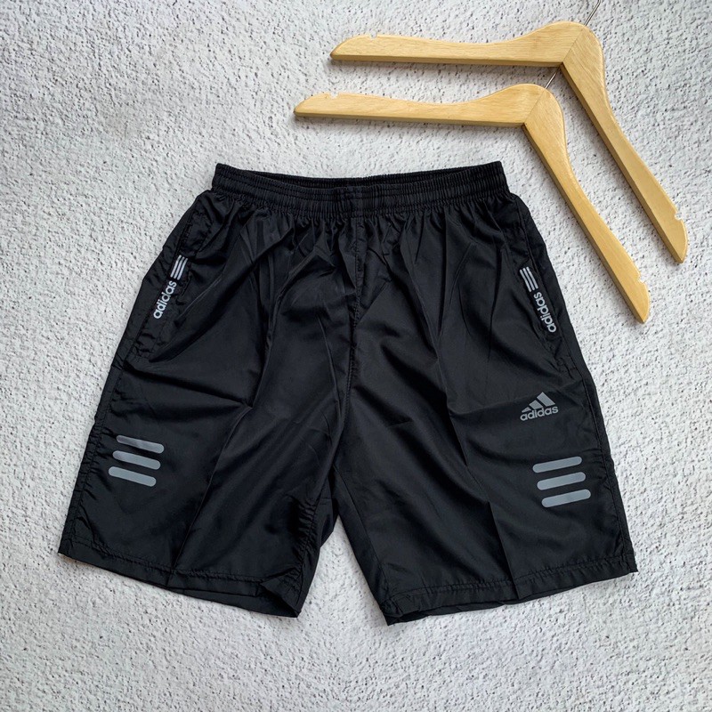 CELANA PENDEK RUNNING CELANA LARI PENDEK BAHAN PARASUT CELANA PENDEK RUNNING CELANA LARI PENDEK BAHAN PARASUT