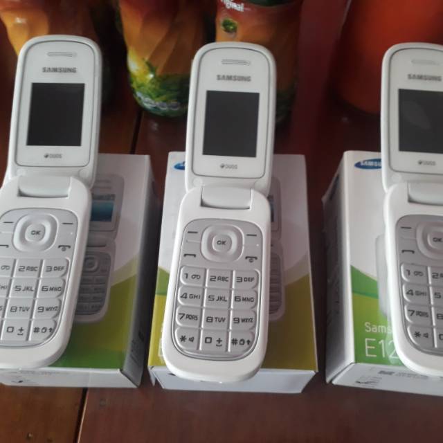 PROMO.. Samsung lipat E1272 MuRAh hp jadul. Hp classic