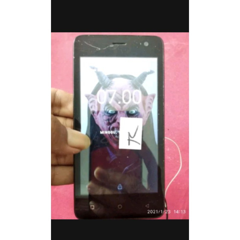 spc L50 minus touchscreen sama tombol on of ,baterai tidak ada