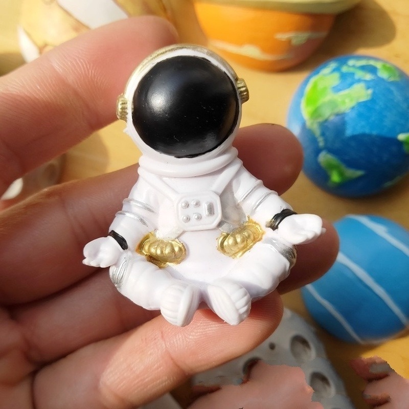 Stiker Magnet Kulkas Bentuk Astronot Planet Bumi Saturnus Bahan Resin