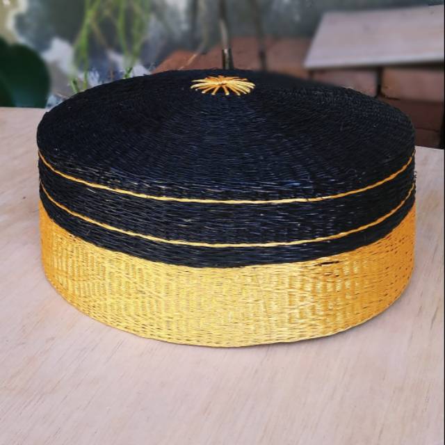 Songkok Bugis Makassar hitam emas