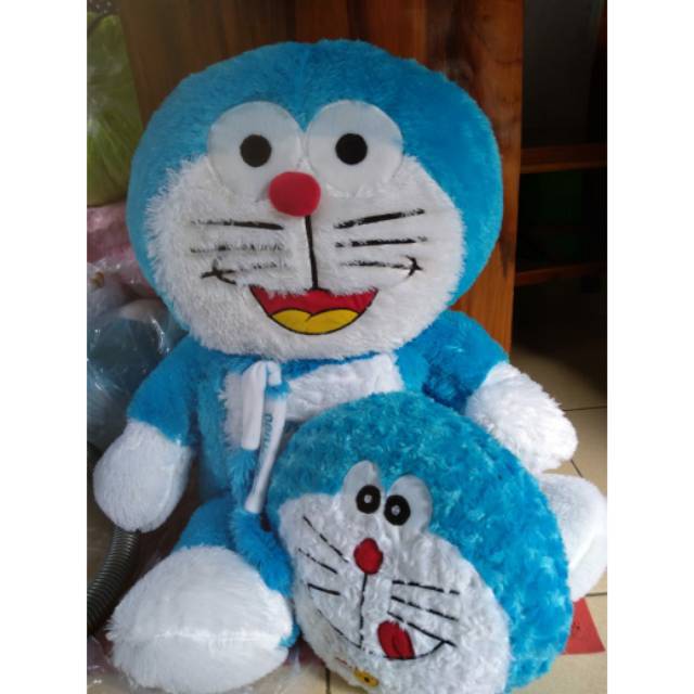 Beli boneka doraemon jumbo(dapat bantal doraemon)