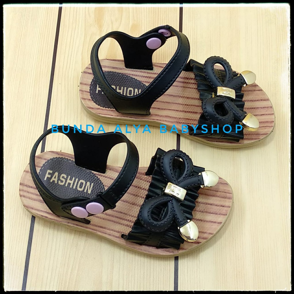 Sendal Anak Perempuan Usia 4 Tahun Elastis Tali Hitam  - Sepatu Sandal Anak Cewek Pita HITAM IMPORT Alas Karet Anti Licin Size 28-29