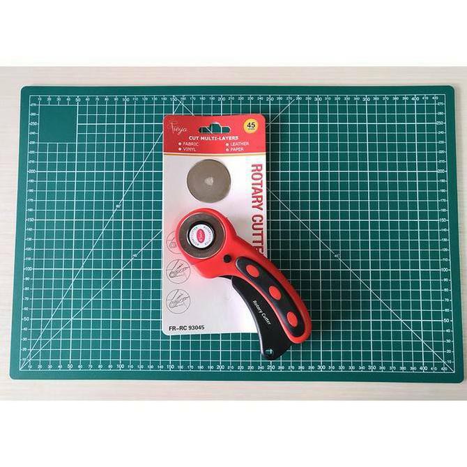 

SEDIA! Paket Hemat Cutting Mat Self Healing A3+ Rotary Cutter+ Refill