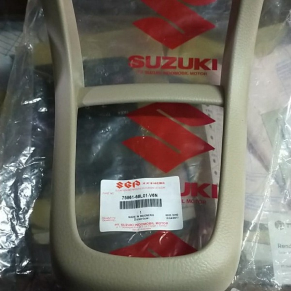 Garnish console box Ertiga cream