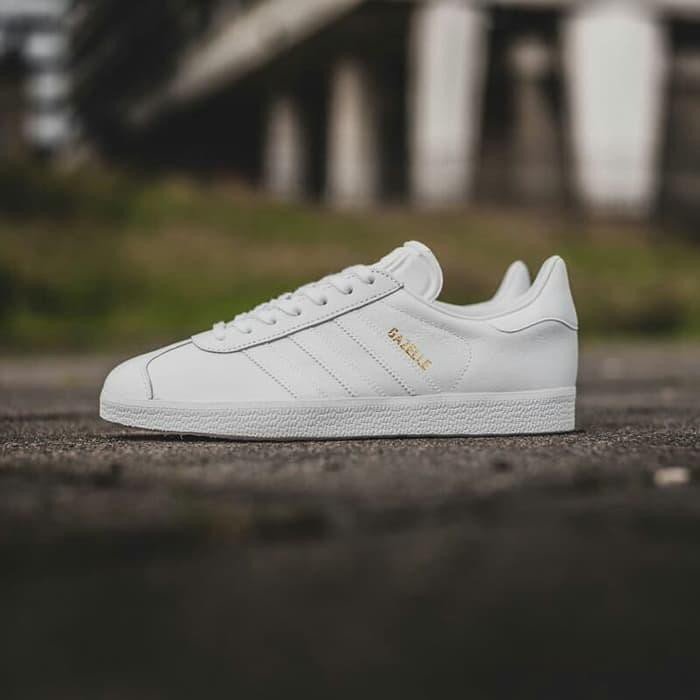 adidas gazelle triple white