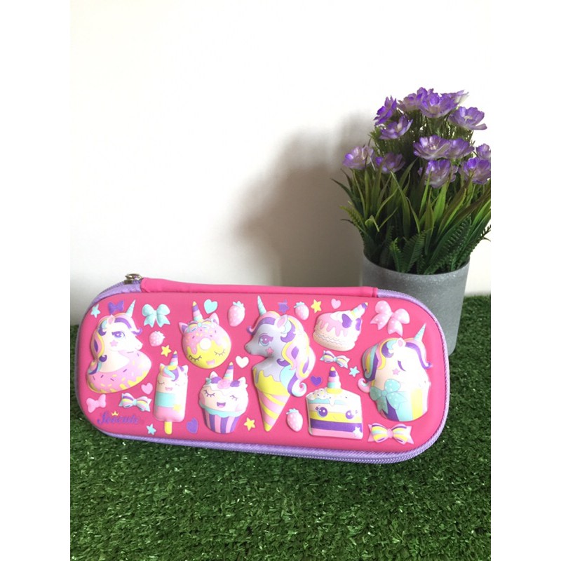 

Kotak pensil Soocute