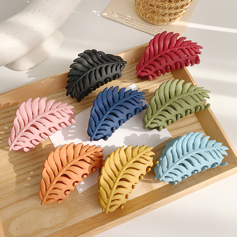 Korean Ins Hair Clip Leaf Frosted Hair Claws Women Fashion Wild Hair Clamps Girls Hair Accessories