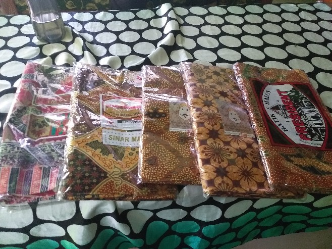 Kain Batik Jarik Premium Etnik Solo Motif Wahyu Tumurun Prodo Sewek Prada Jarit H Santoso Kusuma