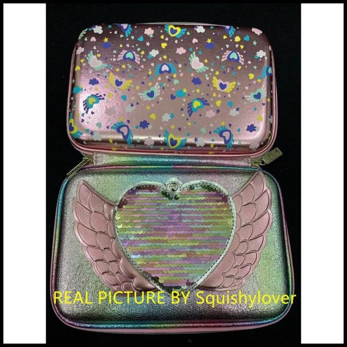 

Kotak Pensil Smiggle Wing Heart Dengan Mirror/ Heart Bisa Perubah Wrn